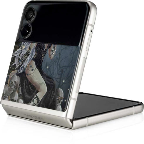 Gothic Queen with Silver Dragon by Nene Thomas Galaxy Z Flip4 5G Skin